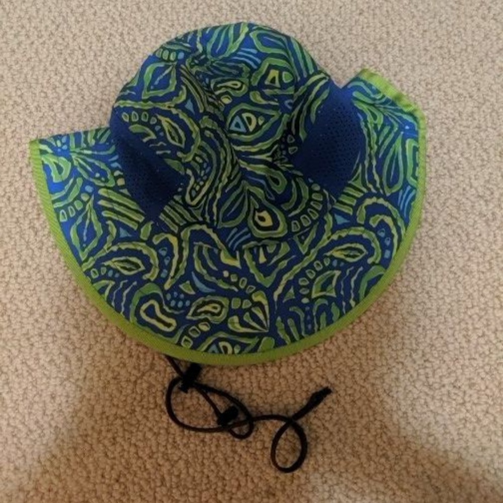 Sunday afternoons play hat 2-5 yr medium